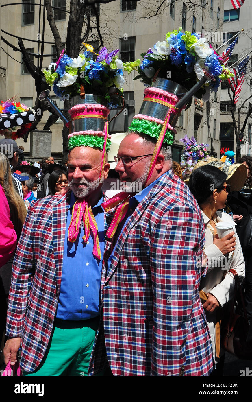 Ropa improvisada en desfile